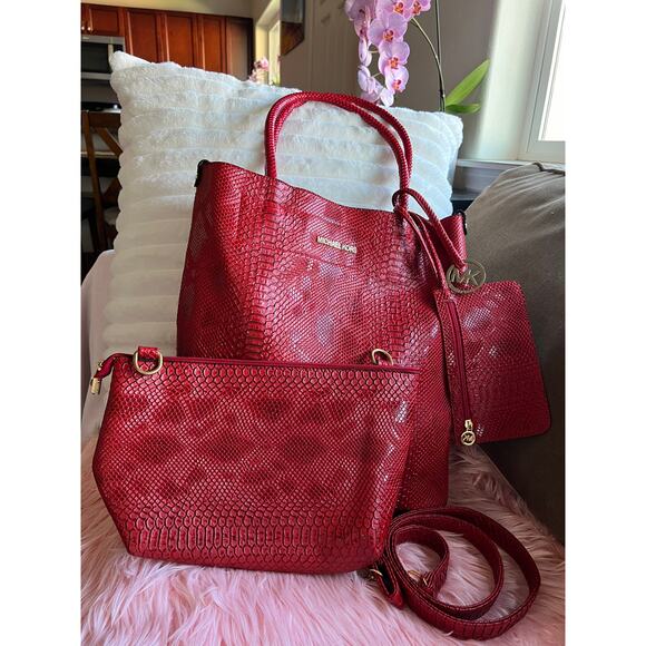 Michael Kors Red Snakeskin 3 Piece Tote Makeup Bag Wristlet Set - Picture 2 of 11